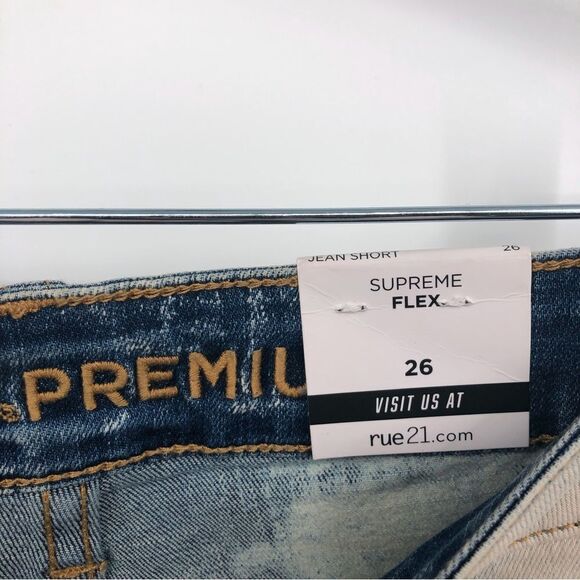 🆕 RUE21 Premium Supreme Flex At the Knee Jean Short Bermuda Destructed 26 NWT - Picture 6 of 8